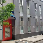 Shinjuku 新宿徒步圈!西新宿!都厅!新宿中央公园!2分钟步行到地铁!精致公寓autolock!106
